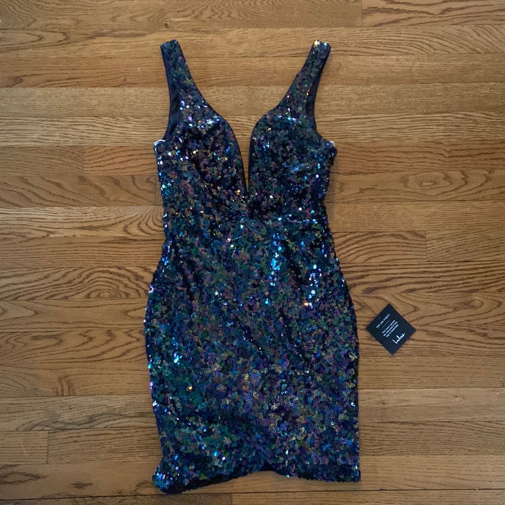 *NEVER WORN* Lulu’s multi-sequin party/cocktail mini dress